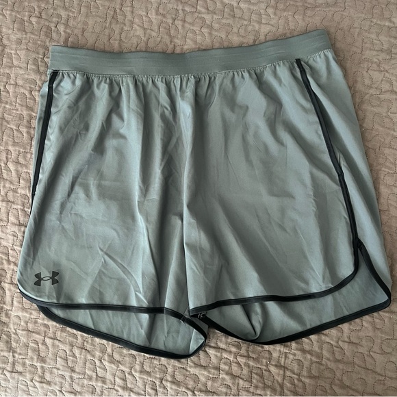 Under Armour Gray Athletic Shorts Moisture-Wicking Lightweight - Picture 1 of 5